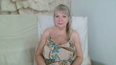 Adama4love live cam on Cam4