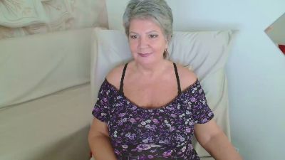 Adama4love live cam on Cam4