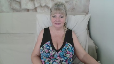 Adama4love live cam on Cam4