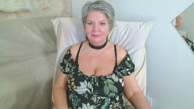 Adama4love live cam on Cam4