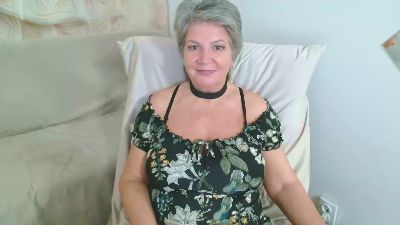 Adama4love live cam on Cam4