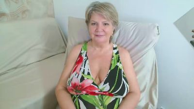 Adama4love live cam on Cam4