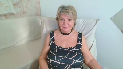 Adama4love live cam on Cam4