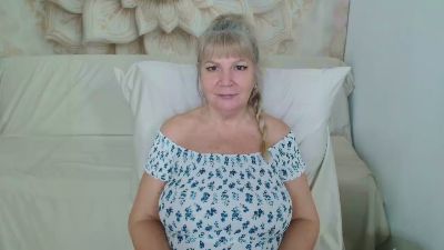 Adama4love live cam on Cam4