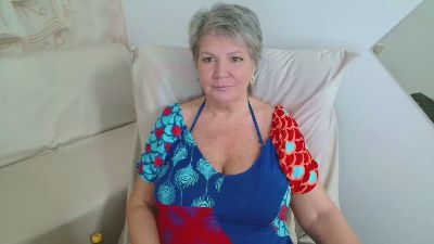 Adama4love live cam on Cam4