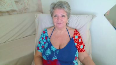 Adama4love live cam on Cam4