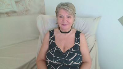 Adama4love live cam on Cam4