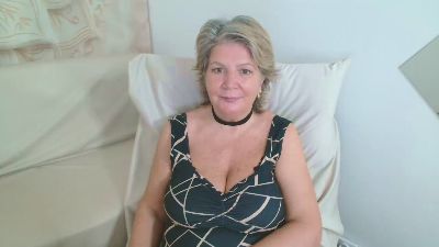 Adama4love live cam on Cam4
