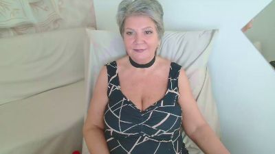 Adama4love live cam on Cam4