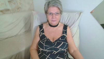 Adama4love live cam on Cam4