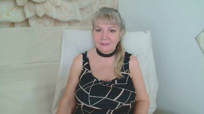 Adama4love live cam on Cam4