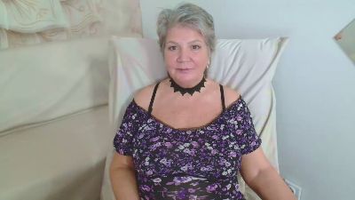 Adama4love live cam on Cam4