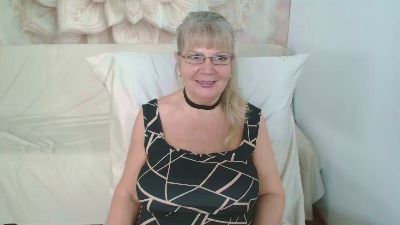 Adama4love live cam on Cam4