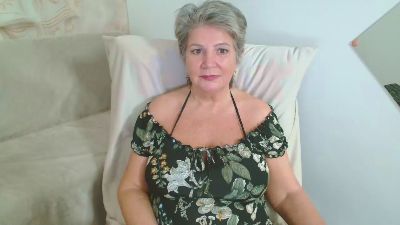 Adama4love live cam on Cam4
