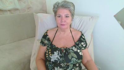 Adama4love live cam on Cam4