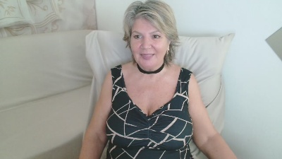 Adama4love live cam on Cam4