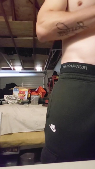 Adamd925 live cam on Cam4