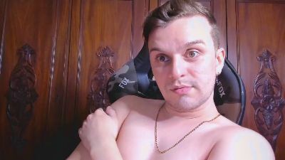 Adamlawford live cam on Cam4