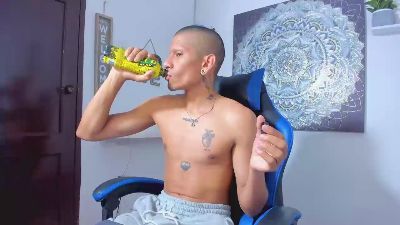 Adan_oriol live cam on Cam4