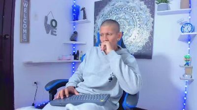 Adan_oriol live cam on Cam4