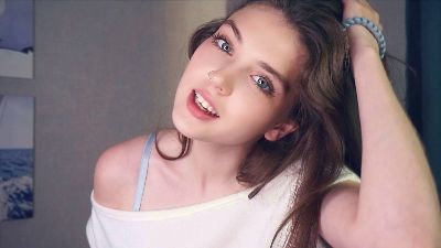 AddieHeslop live cam on Cam4