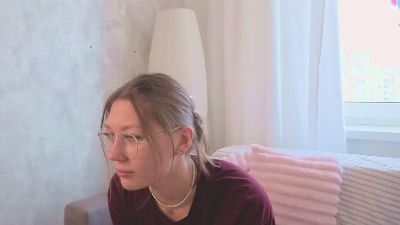 AddieHovenga live cam on Cam4