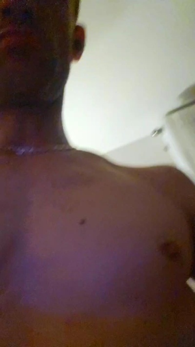 Adeeew7 live cam on Cam4