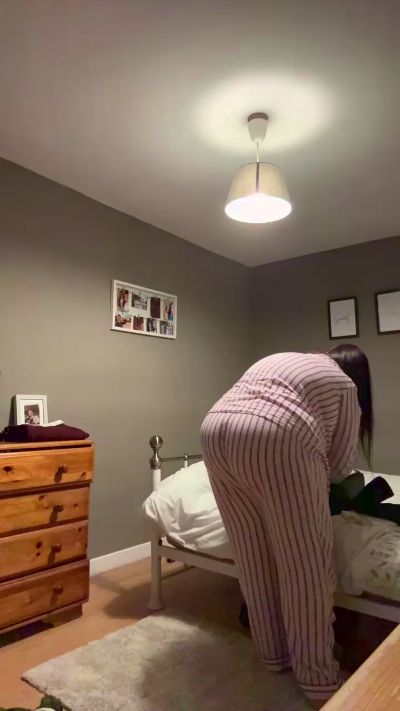 Adela34 live cam on Cam4