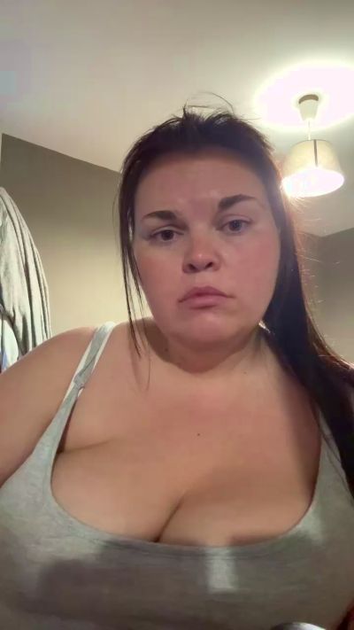 Adela34 live cam on Cam4