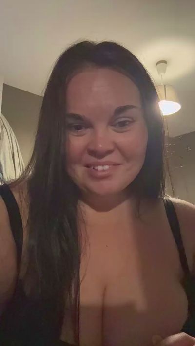 Adela34 live cam on Cam4