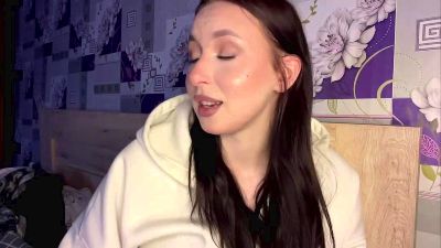 Profile and Statistics for AdelaKlump on Cam4