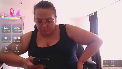 AdeleAlma live cam on Cam4