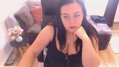 AdeleAlma live cam on Cam4