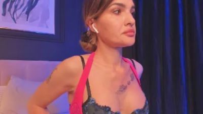 AdeleNovak live cam on Cam4