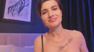 AdeleNovak live cam on Cam4