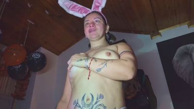 Adele_Greyhot live cam on Cam4