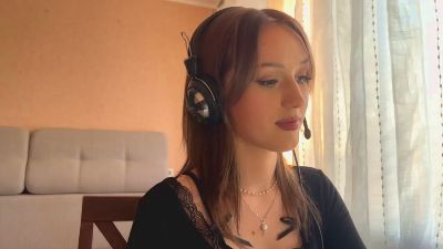 AdeliaDerousse live cam on Cam4