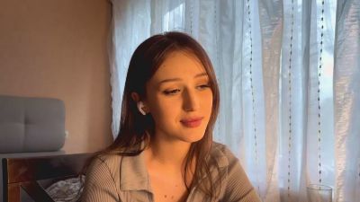 AdeliaDerousse live cam on Cam4