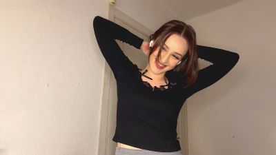 AdeliaDerousse live cam on Cam4