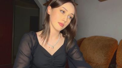 AdeliaDerousse live cam on Cam4