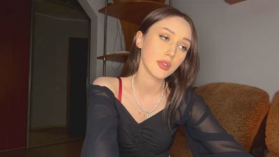 AdeliaDerousse live cam on Cam4