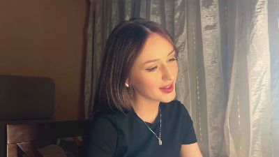 AdeliaDerousse live cam on Cam4