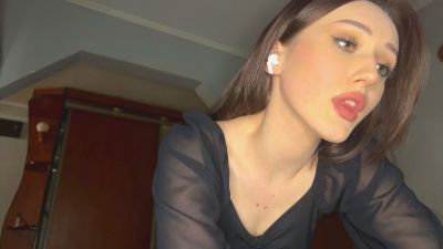 AdeliaDerousse live cam on Cam4
