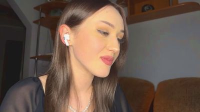 AdeliaDerousse live cam on Cam4