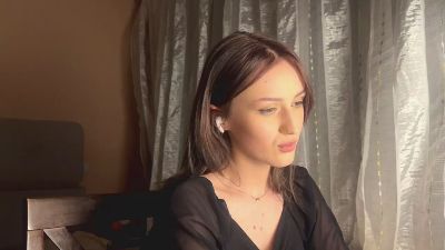 AdeliaDerousse live cam on Cam4
