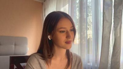 AdeliaDerousse live cam on Cam4