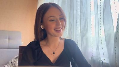 AdeliaDerousse live cam on Cam4