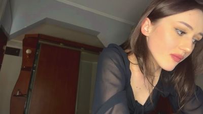 AdeliaDerousse live cam on Cam4