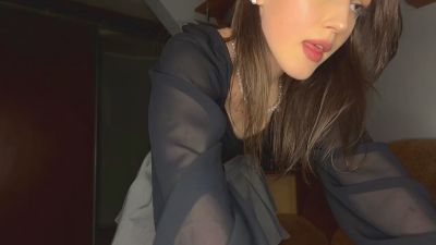 AdeliaDerousse live cam on Cam4