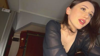 AdeliaDerousse live cam on Cam4